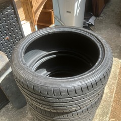 中古タイヤの画像
