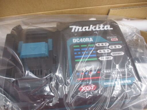 ★値下げしました★ マキタ makita CL003GRDW 充電クリーナー 未使用品 バッテリ40V 2.5Ah一個/充電器 白 【