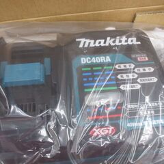マキタ makita CL003GRDW 充電クリーナー 未使用品 バッテリ40V 2.5Ah一個/充電器 白 【ハンズクラフト宜野湾店】の画像