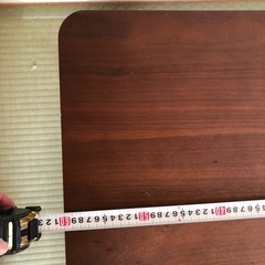 小さいテーブルの画像