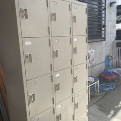 鍵付きロッカーの画像