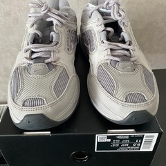 NIKE スニーカー　27.5センチの画像
