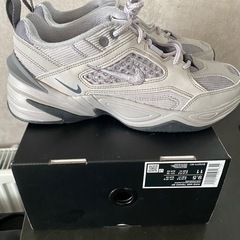 NIKE スニーカー　27.5センチの画像