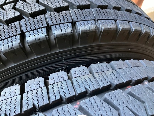 スタッドレス・タイヤ・ブリジストン・ブリザック・195/80R15・ハイエース