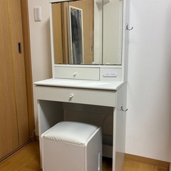 [0円]ドレッサー無料でお譲りいたします。の画像