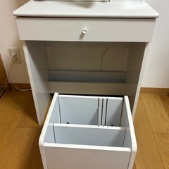 [0円]ドレッサー無料でお譲りいたします。の画像