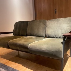 2〜3人掛けおしゃれソファーの画像