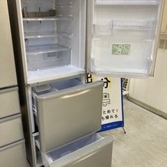 取りに来れる方限定！SHARPの３ドア冷蔵庫です！の画像