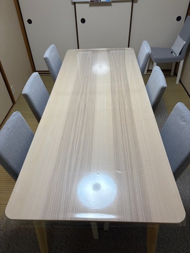 テーブル