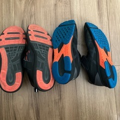 24.0  アシックスとサラマンダー2足の画像