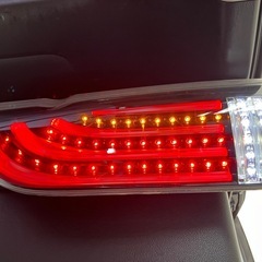 ハイエース200系　LEDテールランプの画像