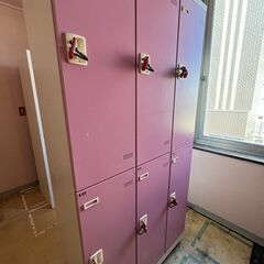 鍵付きロッカーの画像
