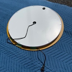 【無料】壁掛け式LED付き丸型ミラーの画像