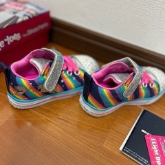 スケッチャーズ　キラキラ光る　スニーカー　13-14cm スニーカー　シューズ　ユニコーン　人魚　レインボーの画像