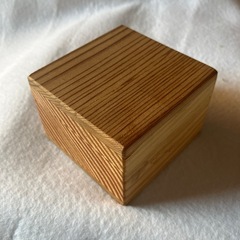 山形県産　手作り 蜜蝋WAX 木製ケース付きの画像