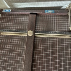 裁断機　ペーパーカッターの画像