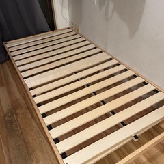 ベッドフレームの画像
