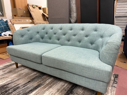 ボタンが可愛いアンティーク風2.5人掛ソファー