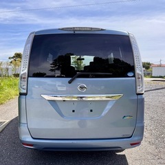 日産    セレナ　　平成25年車の画像