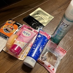使いかけケープ、マスク類、芳香剤、除毛クリーム、洗顔料、白髪かくしの画像