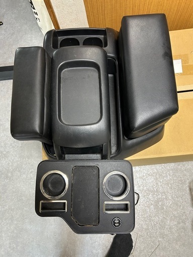 ハイエース　アームレスト