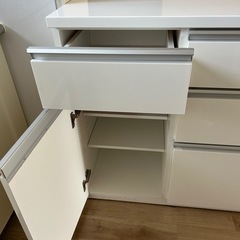 28日まで。ニトリ　食器棚　キッチンボードの画像