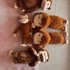 ミッキー、おさるのジョージ、他、大きなぬいぐるみ の画像