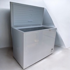 大容量冷凍庫‼️ 冷凍庫 254L 家庭用 ノンフロン チェストフリーザー 上開き 業務用 フリーザー ストッカー 冷凍 保存 バスケット付 大容量 収納 ホワイト MAXZEN マクスゼン JF254ML01WH 2024年製の画像