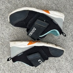 ベビースニーカー 14.5cm
の画像