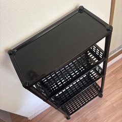 黒ラックの画像