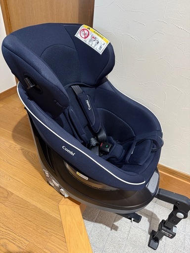combi ホワイトレーベル クルムーヴスマート ISOFIX エッグクッション