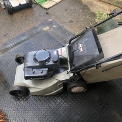 実働　HONDA製　自走式芝刈機　HRF464　ガソリンエンジンGXV120搭載草刈機の画像