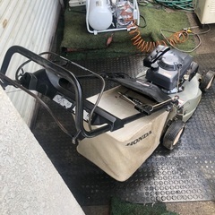 実働　HONDA製　自走式芝刈機　HRF464　ガソリンエンジンGXV120搭載草刈機の画像