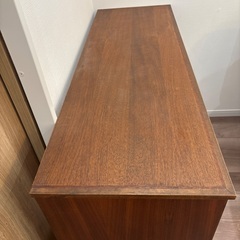 東南アジア風木製キャビネットの画像