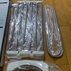 伸縮式ステンレス整理棚の画像