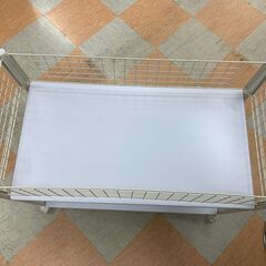 【ｼﾞｬﾝｸﾞﾙｼﾞｬﾝｸﾞﾙ金沢店】キャスター付きラック 白  W(幅)72.5×D(奥行き)37.5×H(高さ)64.5cm  ※クリーニング済みの画像