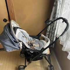 Combi　古いベビーカーの画像