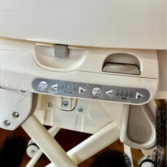 コンビ電動ラック　ベビー用品　寝かしつけの画像