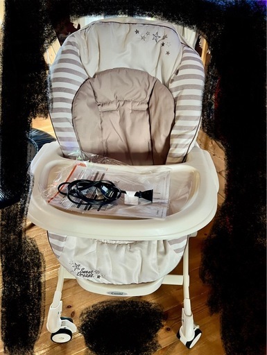 値下げ　ベビーチェア　コンビ　電動ラック　ベビー用品　寝かしつけ