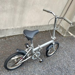 【整備済み・特価】16インチ変速なし折りたたみ自転車しるbシルバーの画像