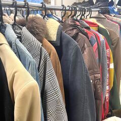 【現地受け渡し】アパレル・家具・家電・雑貨まとめ販売（大田区平和島）/ まとめ買い歓迎の画像