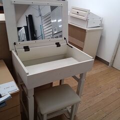 ★リユースのサカイつくば店★TK6610  ドレッサーセット ホワイト H72×D40×W58 クリーニング済みの画像