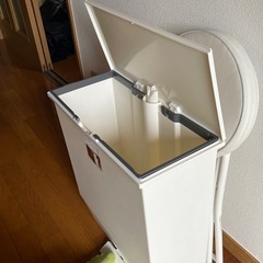 スリムなゴミ箱　45Lの画像