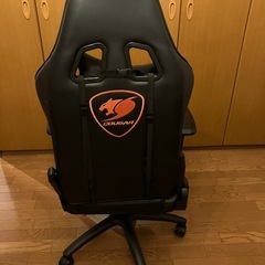 ゲーミングチェア cougar の画像