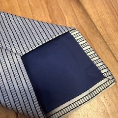 【美品】タンゴヤ TANGOYA シルク100% グレイ シルバー系 ネクタイの画像