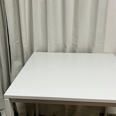 IKEA テーブルの画像