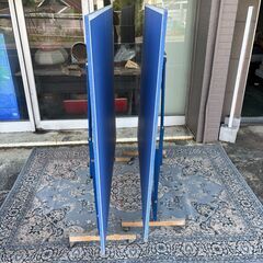 卓球台 内折セパレート移動式 ネットサポート金具付き 近くでしたら運びます。の画像
