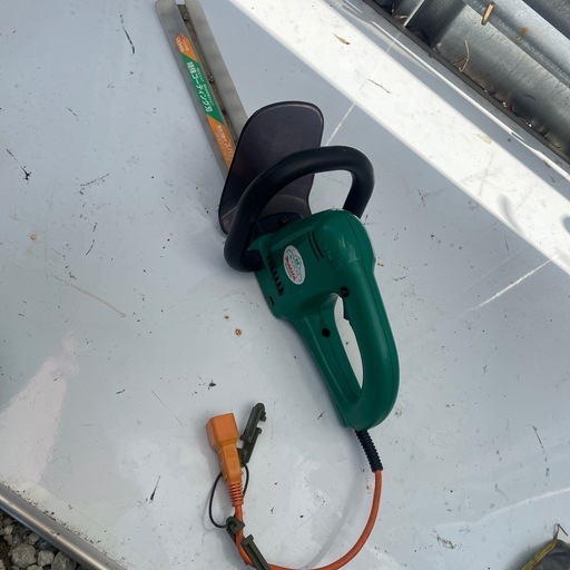 中古品！ マキタ　生垣バリカン　モデルMUH3002 楽天市場】マキタ ヘッジトリマ muh3002の通販