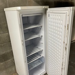 アイリスオーヤマ　縦型冷凍庫の画像