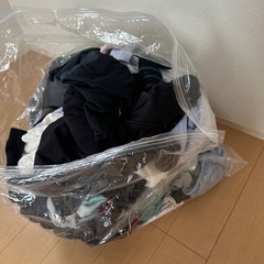 要らない服等（大量）0円の画像